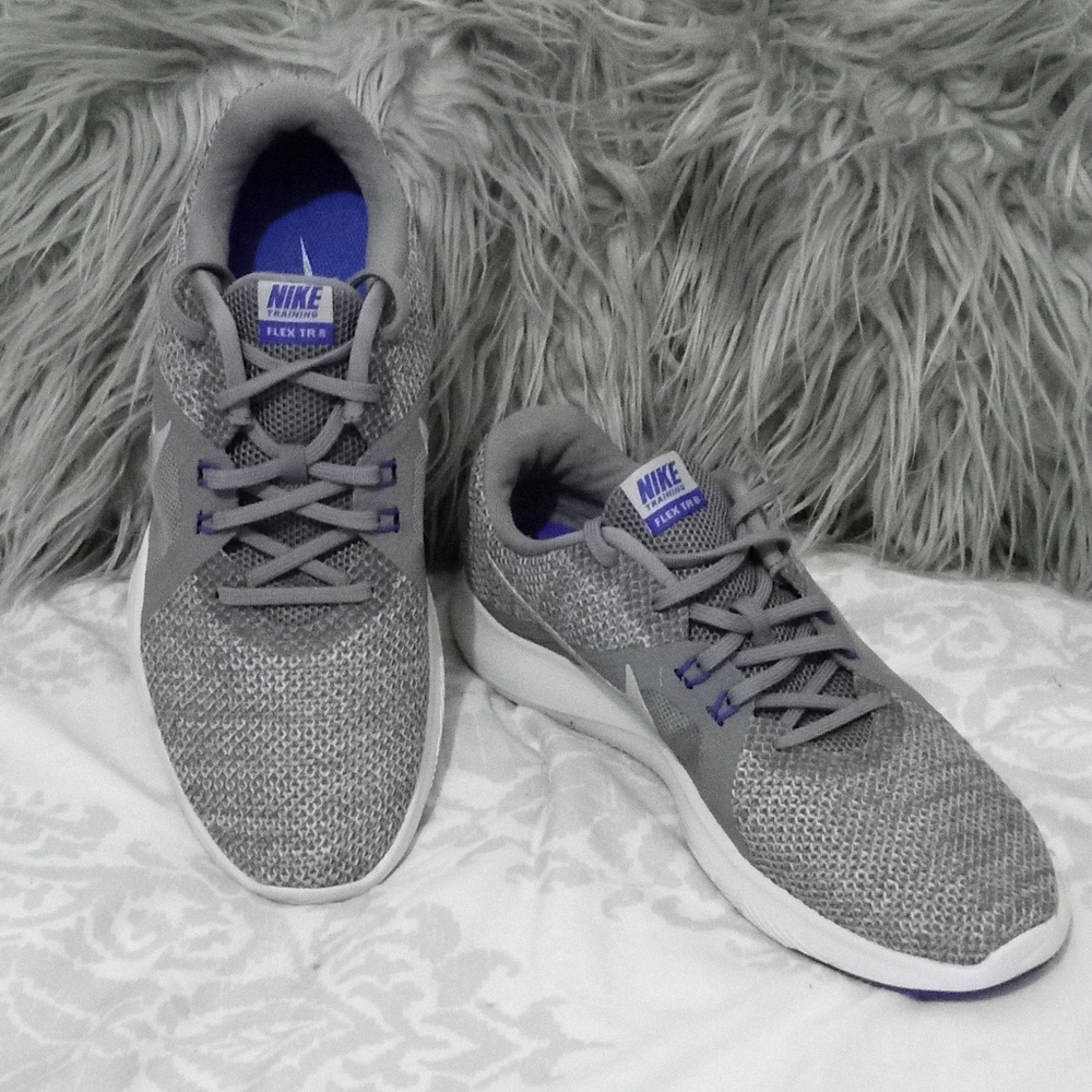 Nike Women's Gray Flex TR 8 Training Sneakers Shoe Size 9.5